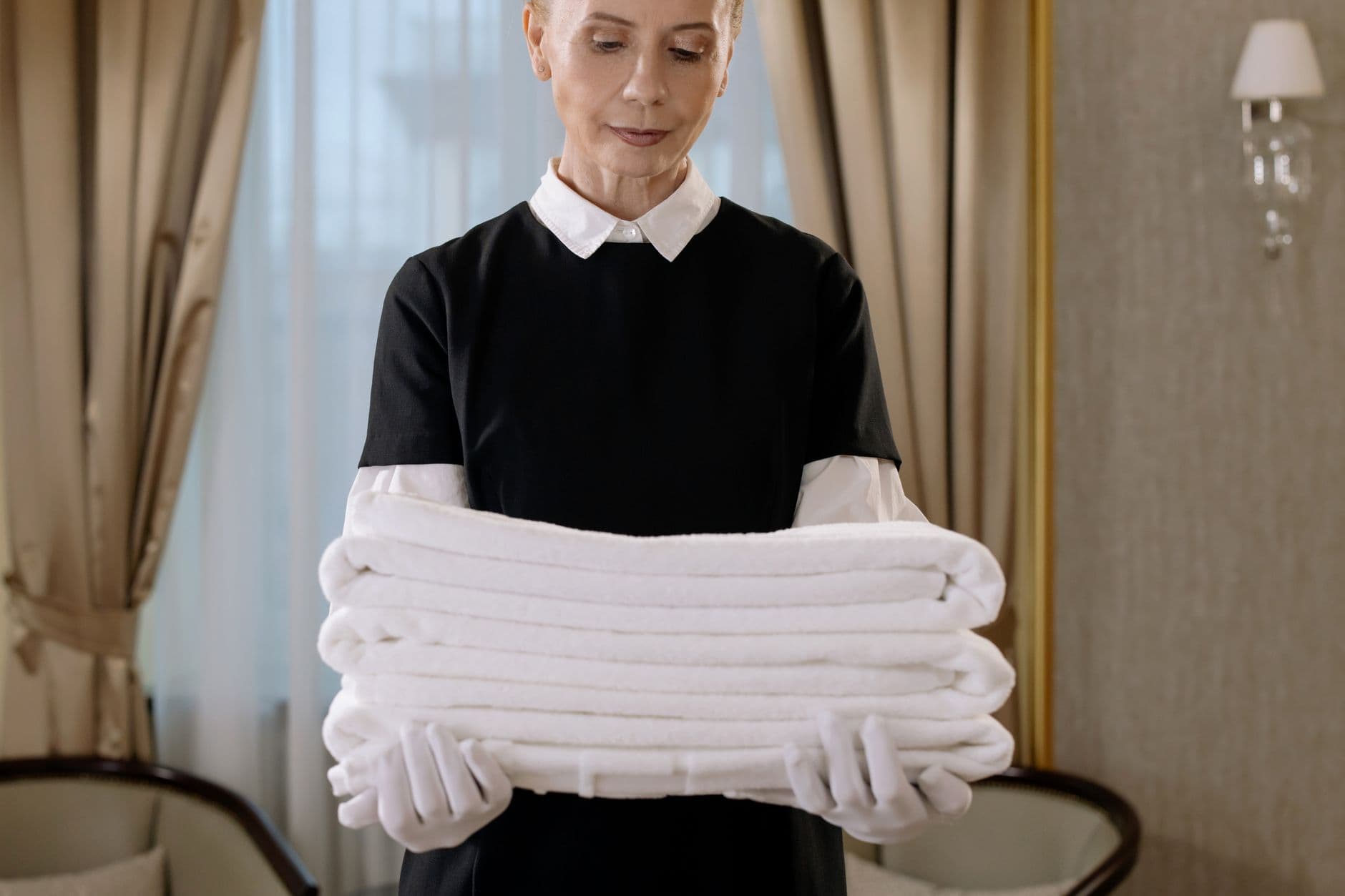 Cost for Deep Cleaning House: What Tampa Homeowners Actually Pay